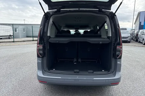 DG74CYU Volkswagen Caddy Maxi 2.0 TDI 122 Life 5dr DSG Thumbnail #7