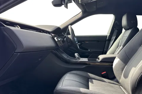 DV25LFP Land Rover Range Rover Evoque 1.5 P270e Dynamic SE 5dr Thumbnail #4