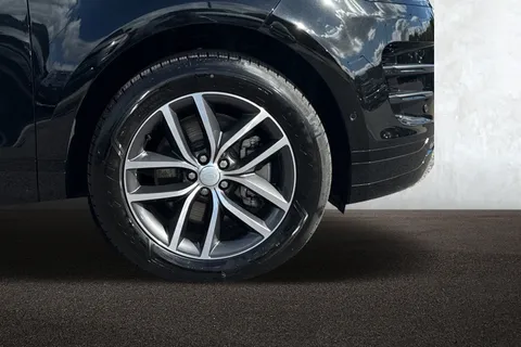 DV25LFP Land Rover Range Rover Evoque 1.5 P270e Dynamic SE 5dr Thumbnail #9