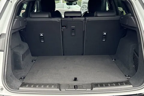 DY25LZC Land Rover Range Rover Evoque 1.5 P270e Dynamic SE 5dr Thumbnail #12