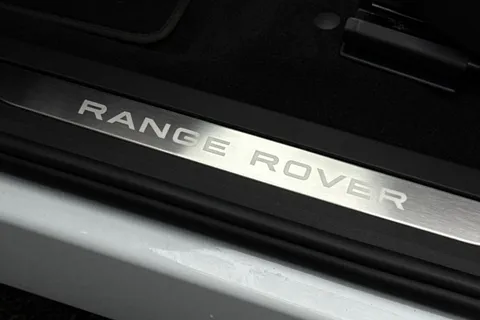DY25LZC Land Rover Range Rover Evoque 1.5 P270e Dynamic SE 5dr Thumbnail #31