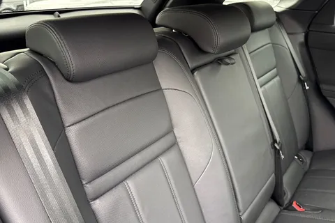 DY25LZC Land Rover Range Rover Evoque 1.5 P270e Dynamic SE 5dr Thumbnail #37