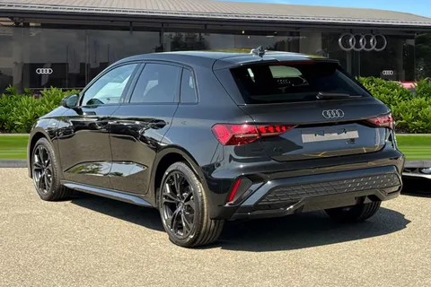  Audi A3 1.5 TFSIe Black Edition Sportback S Tronic Euro 6 (s/s) 5dr 17.9kWh Thumbnail #3
