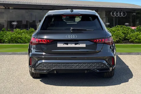 Audi A3 1.5 TFSIe Black Edition Sportback S Tronic Euro 6 (s/s) 5dr 17.9kWh Thumbnail #5