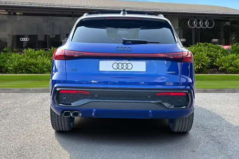  Audi Q5 2.0 TDI Edition 1 S Tronic quattro Euro 6 (s/s) 5dr Thumbnail #5
