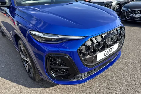  Audi Q5 2.0 TDI Edition 1 S Tronic quattro Euro 6 (s/s) 5dr Thumbnail #9