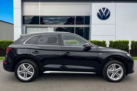 DM21FMJ Audi Q5 2.0 TFSIe 50 S line S Tronic quattro Euro 6 (s/s) 5dr 17.9kWh Thumbnail #3