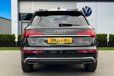 DM21FMJ Audi Q5 2.0 TFSIe 50 S line S Tronic quattro Euro 6 (s/s) 5dr 17.9kWh Thumbnail #4