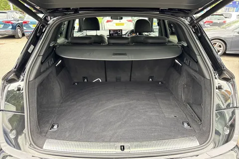 DM21FMJ Audi Q5 2.0 TFSIe 50 S line S Tronic quattro Euro 6 (s/s) 5dr 17.9kWh Thumbnail #6