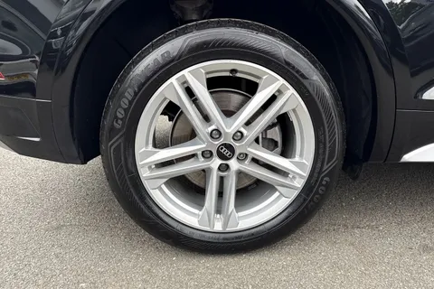 DM21FMJ Audi Q5 2.0 TFSIe 50 S line S Tronic quattro Euro 6 (s/s) 5dr 17.9kWh Thumbnail #10