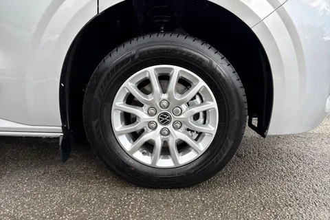 PN75MYF Volkswagen Transporter T28 Panel Van Commerce Pro SWB 150 PS 2.0 TDI 8sp Automatic Thumbnail #10