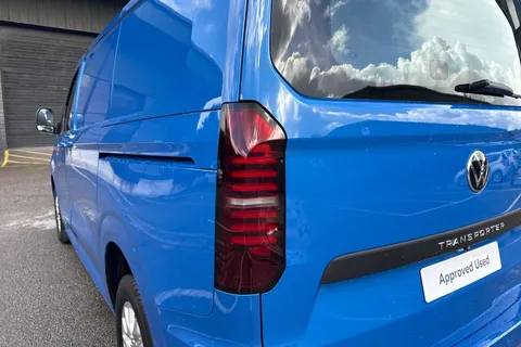 PN75NCY Volkswagen Transporter T28 Panel Van Commerce Pro SWB 150 PS 2.0 TDI 8sp Automatic Thumbnail #8