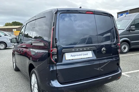 CX25LLG Volkswagen Caddy 1.5 TSI eHybrid C20 19.7kWh Commerce Pro DSG SWB Euro 6 (s/s) 5dr Thumbnail #8