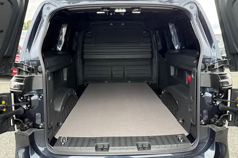 CX75HYA Volkswagen Id. Buzz Cargo Pro 79kWh Commerce Plus Panel Van 5dr Electric Auto (286 ps) Thumbnail #7