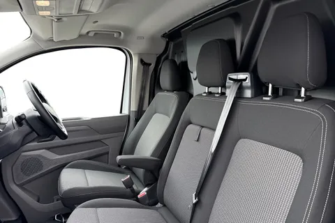 15 of 42 for Volkswagen E-Transporter T32 65kWh Commerce Plus Panel Van 5dr Electric Auto RWD SWB (136 ps)