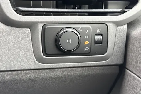 26 of 42 for Volkswagen E-Transporter T32 65kWh Commerce Plus Panel Van 5dr Electric Auto RWD SWB (136 ps)