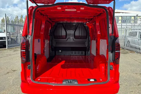 PT75CCC Volkswagen Transporter T32 Panel Van Commerce Pro SWB 150 PS 2.0 TDI 8sp Automatic 4MOTION Thumbnail #6