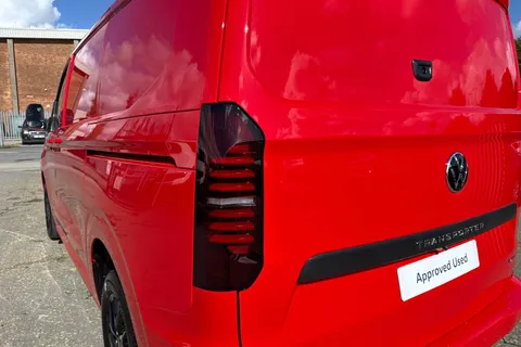 PT75CCC Volkswagen Transporter T32 Panel Van Commerce Pro SWB 150 PS 2.0 TDI 8sp Automatic 4MOTION Thumbnail #7