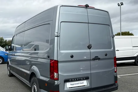 CX25LKV Volkswagen Crafter 2.0 TDI 140PS Commerce Plus High Roof Van Thumbnail #8