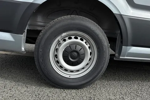 CX25LKV Volkswagen Crafter 2.0 TDI 140PS Commerce Plus High Roof Van Thumbnail #12