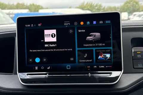 CX25LKV Volkswagen Crafter 2.0 TDI 140PS Commerce Plus High Roof Van Thumbnail #17