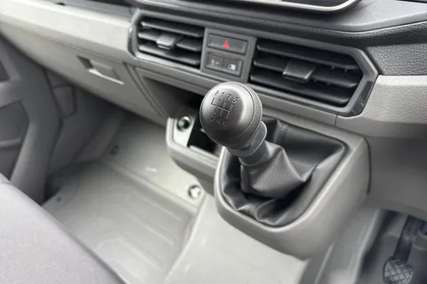 CX25LKV Volkswagen Crafter 2.0 TDI 140PS Commerce Plus High Roof Van Thumbnail #23