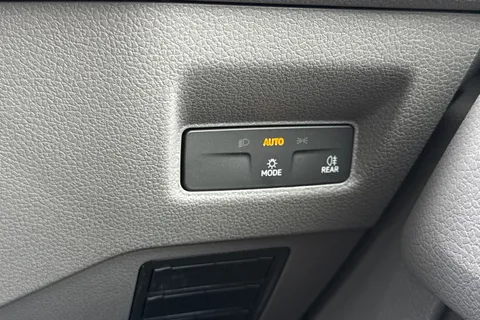 CX25LKV Volkswagen Crafter 2.0 TDI 140PS Commerce Plus High Roof Van Thumbnail #26