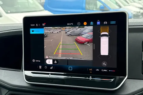 CX25LKV Volkswagen Crafter 2.0 TDI 140PS Commerce Plus High Roof Van Thumbnail #36