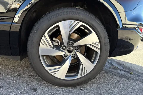  Audi Q6 E-Tron 83kWh S line Auto 5dr Thumbnail #13