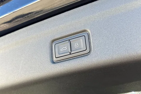  Audi Q6 E-Tron 83kWh S line Auto 5dr Thumbnail #25