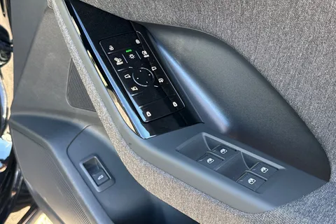  Audi Q6 E-Tron 83kWh S line Auto 5dr Thumbnail #31