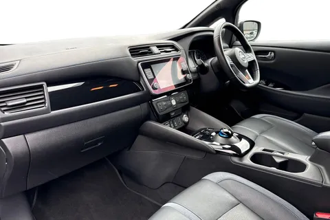 DS72WWC Nissan Leaf 59kWh e+ Tekna Auto 5dr Thumbnail #9