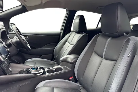 DS72WWC Nissan Leaf 59kWh e+ Tekna Auto 5dr Thumbnail #11