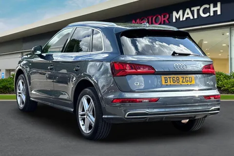BT68ZGD Audi Q5 2.0 TDI 40 S line S Tronic quattro Euro 6 (s/s) 5dr Thumbnail #3