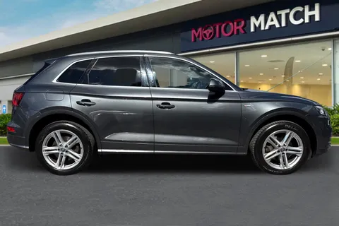 BT68ZGD Audi Q5 2.0 TDI 40 S line S Tronic quattro Euro 6 (s/s) 5dr Thumbnail #4