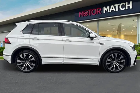 DF19CWP Volkswagen Tiguan 2.0 TDI R-Line Tech 4Motion Euro 6 (s/s) 5dr Thumbnail #4