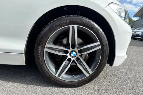 MT67PCZ BMW 1 Series 1.5 118i Sport Euro 6 (s/s) 5dr Thumbnail #7