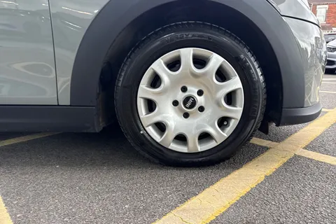 KO21XKV Mini Hatch 1.5 One Classic Euro 6 (s/s) 5dr Thumbnail #7