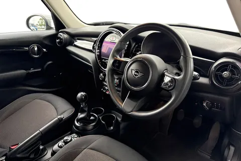 KO21XKV Mini Hatch 1.5 One Classic Euro 6 (s/s) 5dr Thumbnail #8