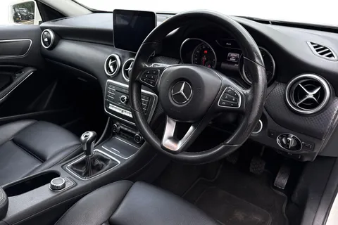 PY66DEU Mercedes-Benz A Class 1.5 A180d Sport (Executive) Euro 6 (s/s) 5dr Thumbnail #8