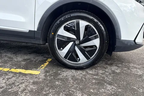 DL23YCR MG Mg Zs 72.6kWh Trophy Long Range Auto 5dr Thumbnail #7