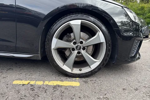 KP21MKO Audi A4 2.0 TFSI 35 Black Edition S Tronic Euro 6 (s/s) 4dr Thumbnail #7