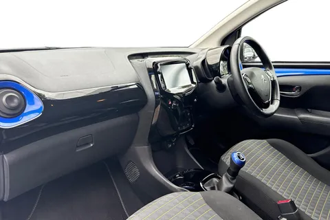 YH71EWX PEUGEOT 108 1.0 Collection Euro 6 (s/s) 5dr Thumbnail #9