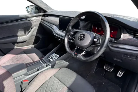 AP21GGZ Škoda Octavia 2.0 TDI vRS DSG Euro 6 (s/s) 5dr Thumbnail #8