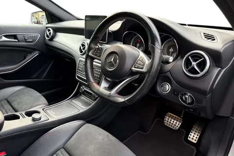 AD16KGG Mercedes-Benz Gla 2.1 GLA220d AMG Line (Premium Plus) 7G-DCT 4MATIC Euro 6 (s/s) 5dr Thumbnail #8