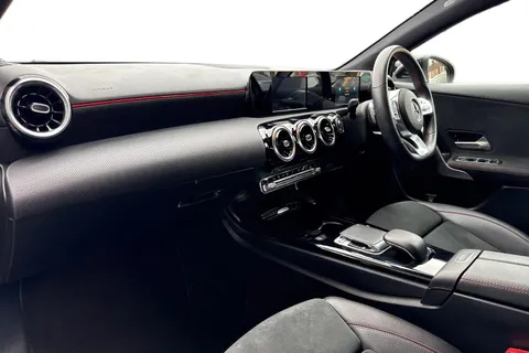 KD19WMT Mercedes-Benz A Class 1.3 A200 AMG Line 7G-DCT Euro 6 (s/s) 5dr Thumbnail #9