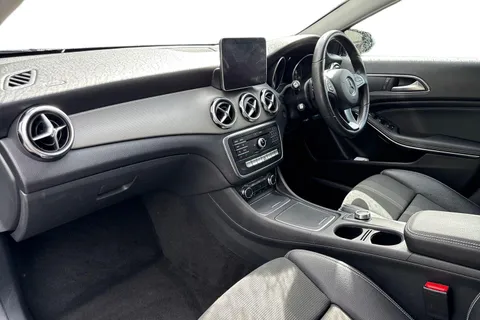 SR68KCV Mercedes-Benz Gla 1.6 GLA180 Urban Edition 7G-DCT Euro 6 (s/s) 5dr Thumbnail #9