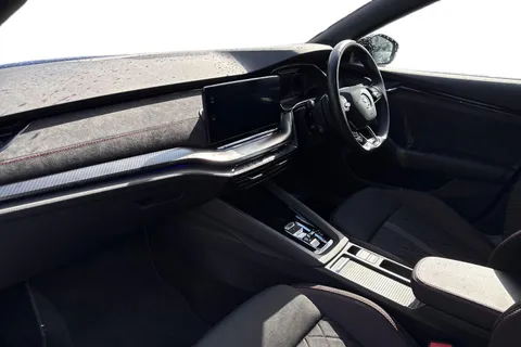 AP21GGZ Škoda Octavia 2.0 TDI vRS DSG Euro 6 (s/s) 5dr Thumbnail #9