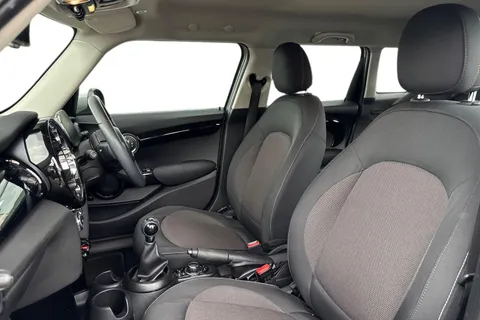 KO21XKV Mini Hatch 1.5 One Classic Euro 6 (s/s) 5dr Thumbnail #11