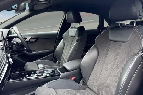 KP21MKO Audi A4 2.0 TFSI 35 Black Edition S Tronic Euro 6 (s/s) 4dr Thumbnail #11